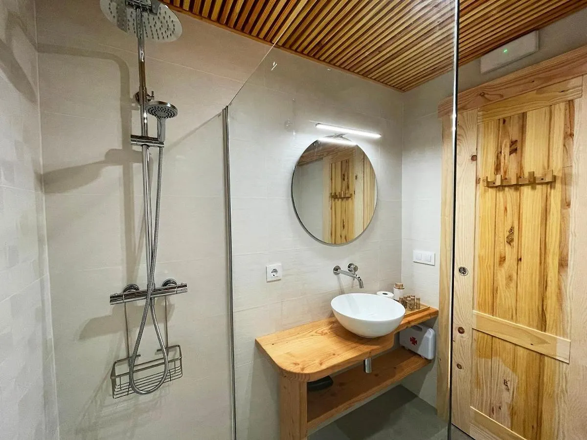 מלון דירות צ'יקלנה דה לה פרונטרה Apartamentos Biopasivos Living Pura Madera ספרד