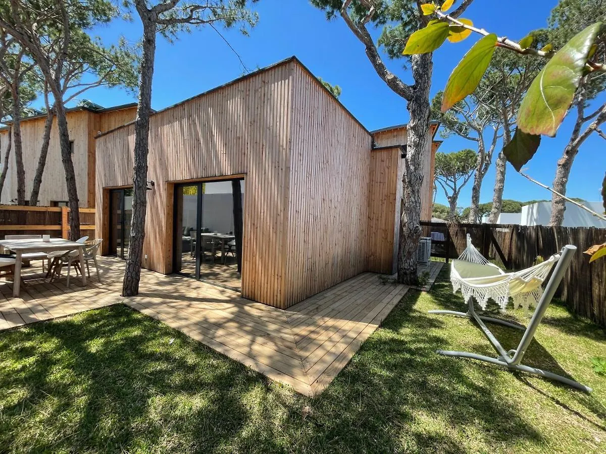 מלון דירות צ'יקלנה דה לה פרונטרה Apartamentos Biopasivos Living Pura Madera